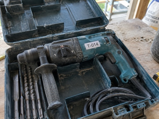 Перфоратор Bosch с наклейкой T-014